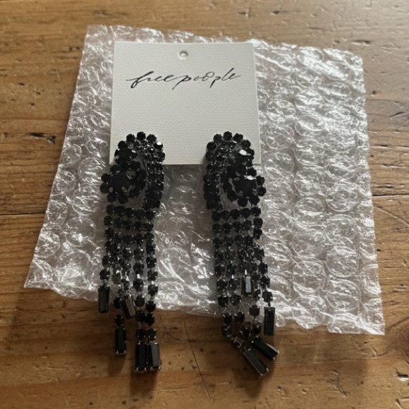 Free People Black feel the rhythm rhinestone Earrings. NWT - Picture 2 of 2